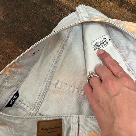 AE Floral Denim Shortie size 8 - Picture 2 of 3